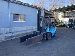 トヨタ 中古フォークリフト(1ページ目) | 中古建機ならBIGLEMON(ビッグ