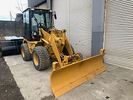 CATERPILLAR Wheel loaders 902B 2006
