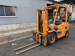 コマツ フォークリフト FD25T-17 2013年