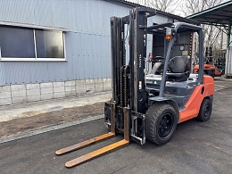 TOYOTA Forklifts 52-8FDJ35 2014