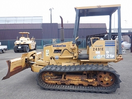 KOMATSU Bulldozers D21P-8 2005