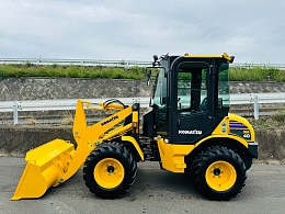 KOMATSU Wheel loaders WA40-6 2013