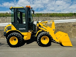 KOMATSU Wheel loaders WA40-6 2015