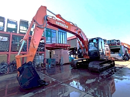 HITACHI Excavators ZX225USRK-6 2017