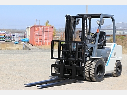 ユニキャリア フォークリフト FHD30T5 2018年