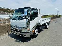 日野 ダンプ車 SKG-XZU620T 2011年