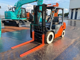 TOYOTA Forklifts 02-8FDL25 2015
