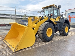 KOMATSU Wheel loaders WA380-8 2022
