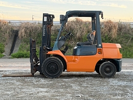TOYOTA Forklifts 7FG30 2001