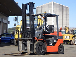 TOYOTA Forklifts 8FB30 2017