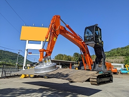 HITACHI Excavators ZX200LC-3 2013