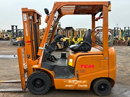TCM フォークリフト FHGE15T4 2013年