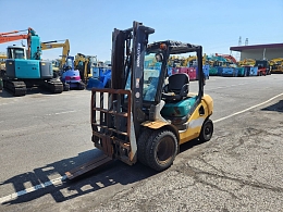 KOMATSU Forklifts FD25T-16 2007