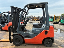 TOYOTA Forklifts 02-8FD15 2015