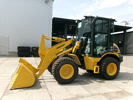 KOMATSU Wheel loaders WA40-8 2016