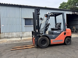 TOYOTA Forklifts 8FD25 2013
