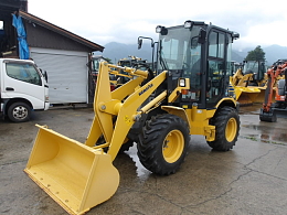 KOMATSU Wheel loaders WA40-8 2019