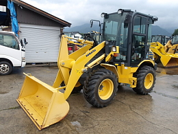 KOMATSU Wheel loaders WA40-8 2019