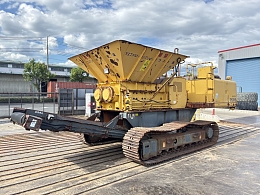 KOMATSU Wood chippers/Crushers BR200S-1E 1999