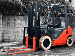 TOYOTA Forklifts 52-8FD20 2013