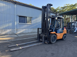 TOYOTA Forklifts 02-7FGJ35 1999