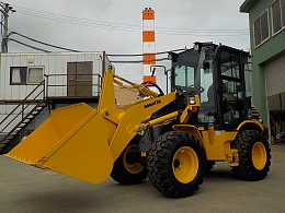 KOMATSU Wheel loaders WA40-8 2025