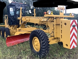 KOMATSU Graders GH320-5 1987