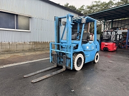 TOYOTA Forklifts 7FD25 2004
