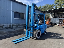 TOYOTA Forklifts 7FD25 2001