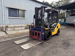コマツ フォークリフト FG30T-16 2010年