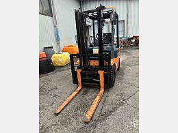 TOYOTA Forklifts 40-7FG18 1999