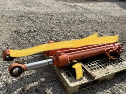 日立建機 中古パーツ シリンダー -