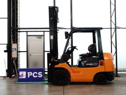 TOYOTA Forklifts 02-7FDK30 2006
