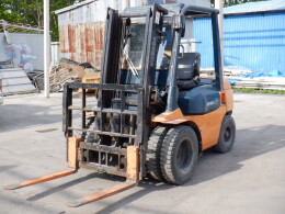 TOYOTA Forklifts 02-7FD25 2004