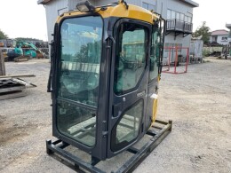 コマツ 中古パーツ 建設機械用キャビン -