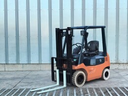 TOYOTA Forklifts 02-7FD10 2005