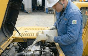 画像：エンジンオイル交換・エレメント交換